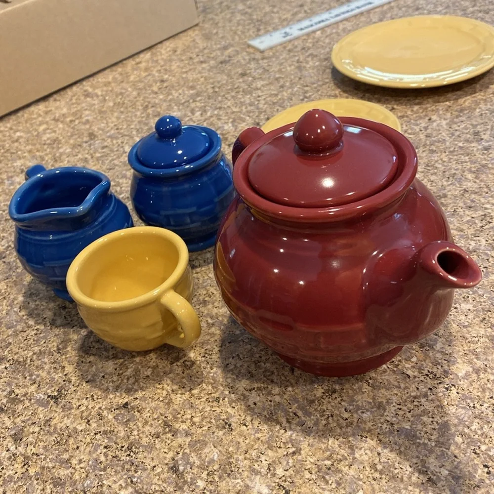 Longaberger Woven Traditions Childs Tea Party Set Item 31627 Pottery